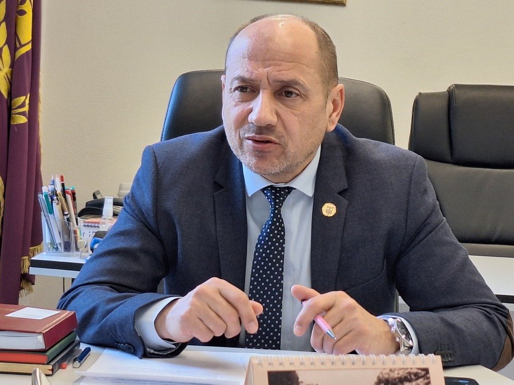 Кметска лакомия за власт: как Страцимир Петков се озова начело на Футболен клуб Лове