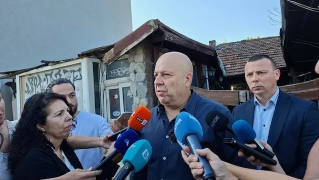 18 арестувани в Пловдив: полиция и ДАНС разбиха клуб, свързван с „Кръв и чест“