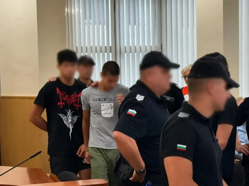 Петима тийнейджъри пред съда в Пловдив за убийството на Младежкия хълм