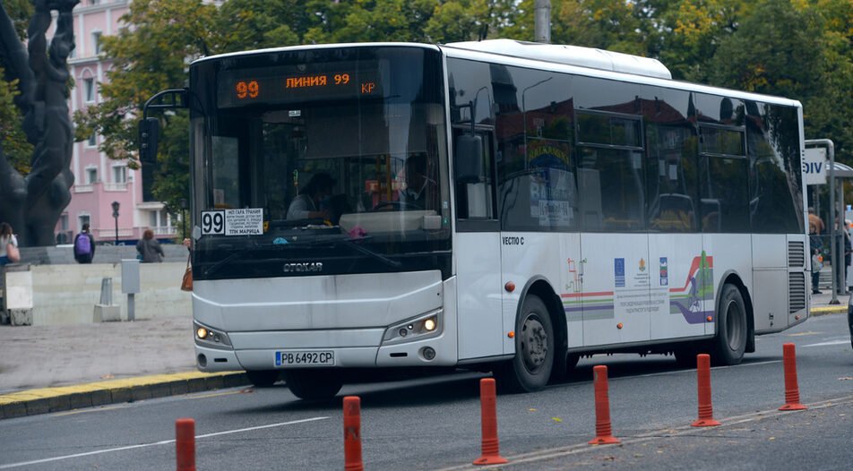 „Екобус“ в Пловдив пак без шеф: общинската фирма трупа загуби, а електробусите още ги няма