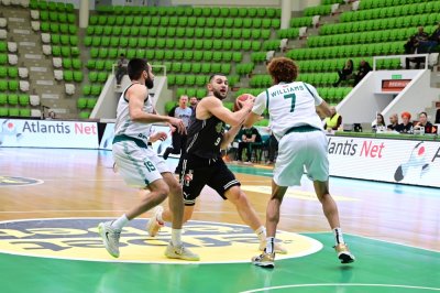 Локомотив на два фронта: Баскетболен тест в Ботевград, волейболен дуел за върха в Бургас