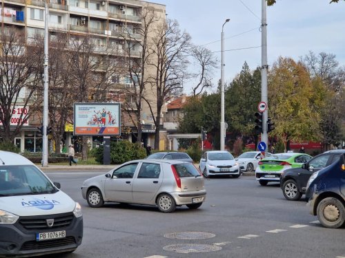 Транспортен хаос в Пловдив: Светофарите угаснаха, а кръстовището блокира