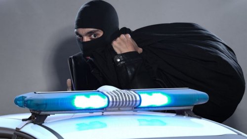 Сериен крадец удари строежи край Пловдив: Разбити бусове и обрани инструменти