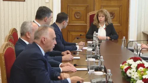 Йотова към &bdquo;Прогресивна България&ldquo;: Бюджетът, прозрачността и външната политика са първият тест