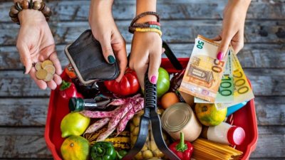 Преходът към еврото приключи: Потребителската кошница застина на 57 евро