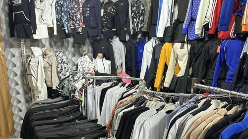 Полицията откри 747 &bdquo;маркови&ldquo; ментета в магазин в Столипиново