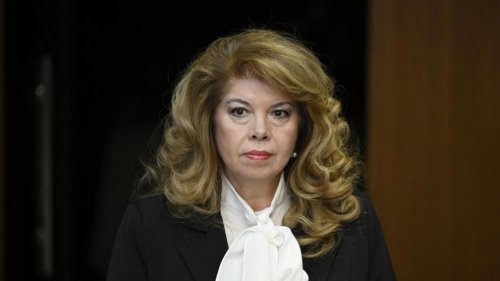 Йотова: &bdquo;Космически&ldquo; цени на храните в държава производител