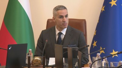 Гюров натиска за четвъртото плащане по НПВУ: България гони пари до лятото, но чака закони