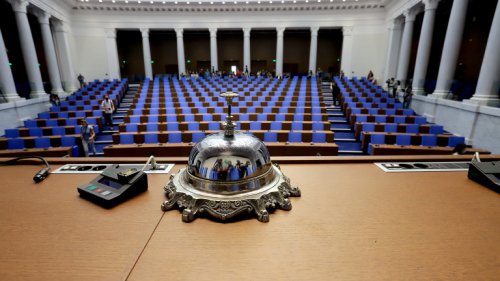Първо заседание на парламента: Финансовият министър дава отчет какво има в хазната