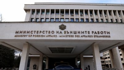 Национална стачка в Белгия спира полети и удря транспорта: предупреждение от МВнР