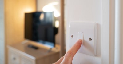 6548 жалби за сметки за ток заляха КЕВР: Проверките откриха проблем само в 2 електромера