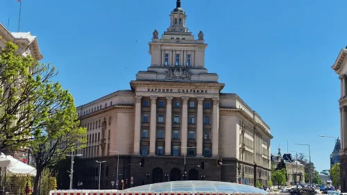 Парламентът гласува новото редовно правителство
