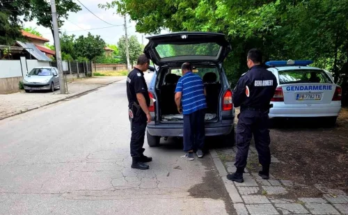 Тайнствен мъж качва деца в кола: Полицията проверява сигналите от Коматево