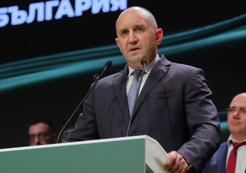 Румен Радев: Нека Христовото Възкресение разсее всяка заблуда и опит за подмяна