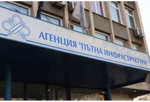 АПИ спря поръчката за мантинелите: Пътищата остават без договори за ключова защита