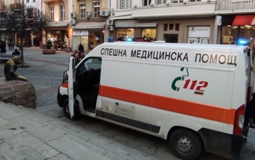 &bdquo;Боли ме кръстът, пратете линейка&ldquo;: Половината сигнали към Спешна помощ в Пловдив не са спешни
