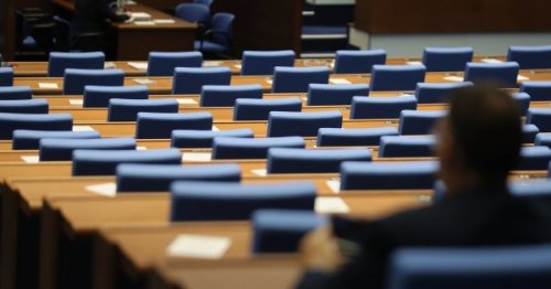 Бюджетът тръгва по тънък лед в парламента: Идват решаващи заседания до края на месеца