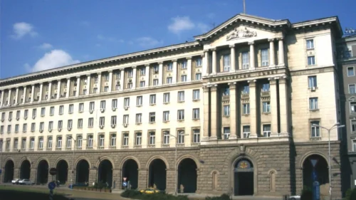 Тристранният съвет обсъжда законови промени срещу високите цени