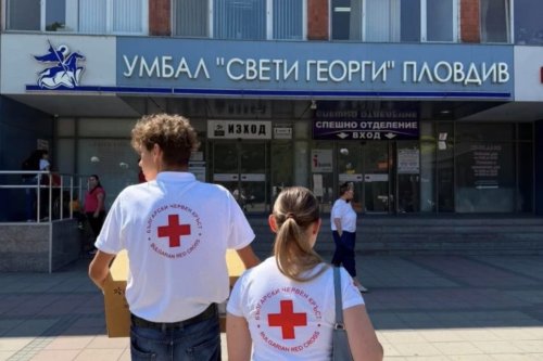 Младежи от БЧК събраха 10 000 евро за дни: Детската хирургия в Пловдив вече има ключов апарат за тежки рани