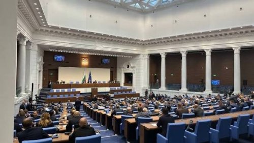 Извънредно заседание оценява отражението на социалните плащания върху финансите