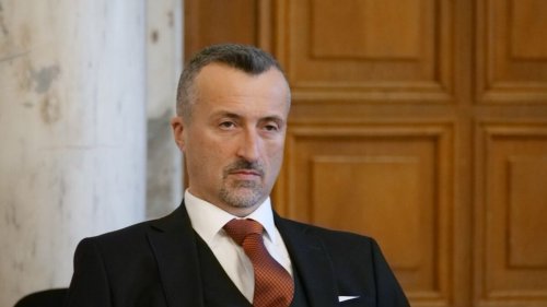 Шефът на НЗОК подаде оставка: Нямам политическа подкрепа