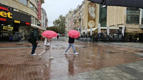 Хладен фронт влиза в Пловдив: Облаци, северозападен вятър и кратък дъжд в неделя