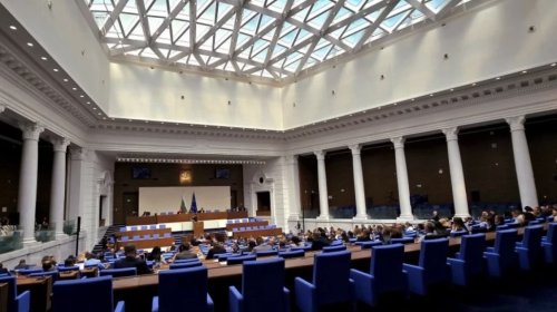 Бюджет 2026 влиза в парламента: По-високи осигуровки и пътни такси, остри спорове за дефицита