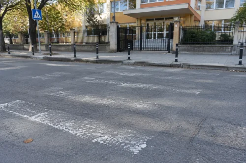 Пловдив започна учебната година с изтрити зебри пред училища