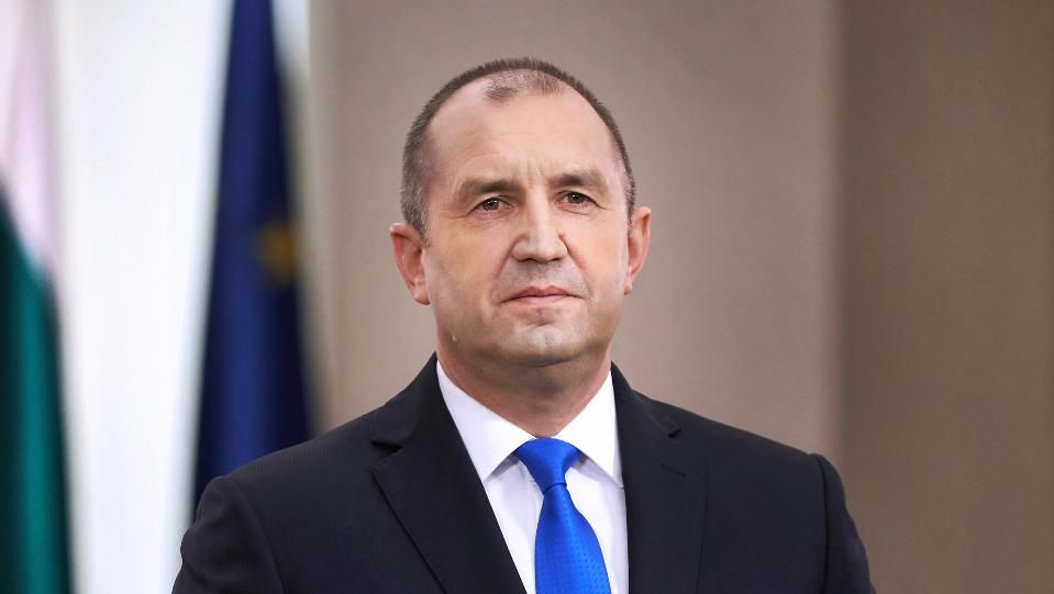 Румен Радев открива кампанията в Пловдив: Привърженици пристигат час по-рано, полицията е на място