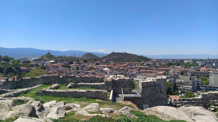 Слънчево време над цяла България