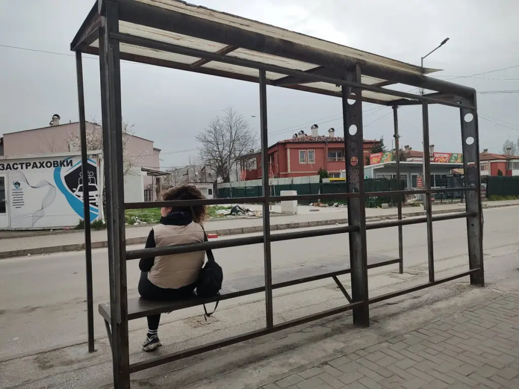 Спирка „скелет“ до КАТ – Пловдив: Счупени елементи и нулева защита за чакащите