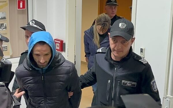 Адриан може да застане като свидетел срещу пастрока си: Делото в Пловдив се бави, разпитите вървят трудно