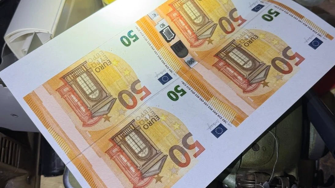 Разбиха високотехнологична печатница за фалшиви евро в Софийско: Трима рецидивисти с обвинения