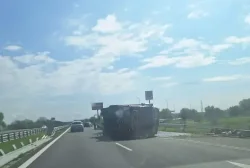 ТИР катастрофира на автомагистрала &ldquo;Тракия&rdquo; в близост до Пловдив