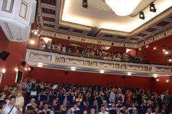 &bdquo;Берлин, Берлин&ldquo; с три номинации за &bdquo;Златен Кукерикон&ldquo;: Пловдивският театър влиза в битка за големите награди