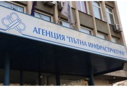 АПИ спря поръчката за мантинелите: Пътищата остават без договори за ключова защита