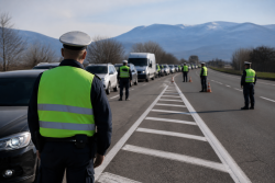 Над 230 полицаи спират Подбалканския път I-6 край Пловдив