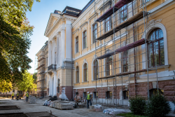 Ремонтът на Хуманитарната гимназия в Пловдив стигна финалната права