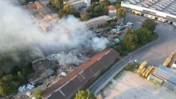 Пловдив под напрежение: 22 пожара за денонощие, склад на &bdquo;Родина&ldquo; горя часове
