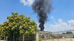 Отново черен дим над Пловдив: Пожар край КАТ в Шекера, горят боклуци