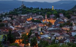 Четири &bdquo;обичайни&ldquo; фирми влязоха в битка за улица в Пловдив, но парите за ремонта още ги няма