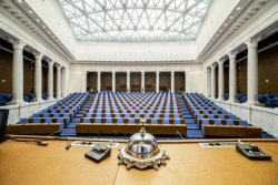Държавата затяга хватката: Парламентът готви нови правила срещу &bdquo;прекомерно високи цени&ldquo; и монополи