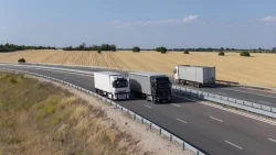 Стоп за тировете в най-горещите часове: ограничения по магистралите от 4 до 6 август