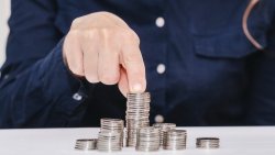 Осигуровките скачат от 1 август: Държавата прибира още 641 млн. евро, но обезщетенията остават замразени