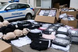 Полицията иззе 7860 фалшиви „маркови“ бельо в Асеновград