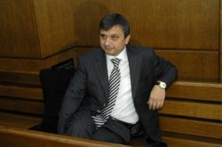 Когато &bdquo;тази държава за нищо не става&ldquo; казва човекът, натрупал богатство именно от нея