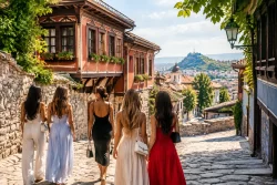 Glamour Faces World 2026 води участничките в Стария град на Пловдив