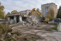 Русинов започна събаряне зад „Преспа“ 12 и готви паркинг